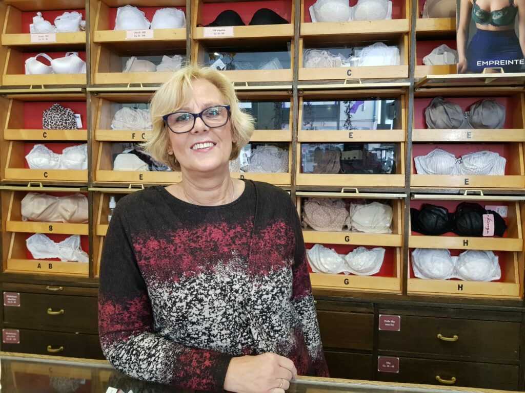 Ulrike Pfleger, Geschäftsinhaberin - Dessous | Corsagen | Die Figur Ulrike Pfleger | München